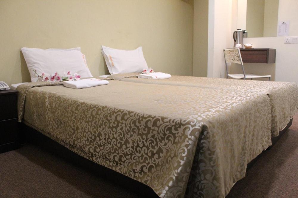 Grand Inn Hotel - Macalister Road Джорджтаун Экстерьер фото